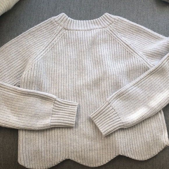 Aritzia Wilfred cropped scallop hem sweater xxs - Picture 2 of 4